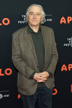 Robert De Niro On Stage At The Apollo Theater Wallpaper