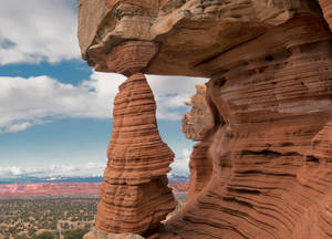 Rock Pillar At Arches National Park Wallpaper