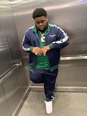 Rod Wave In Elevator Wallpaper