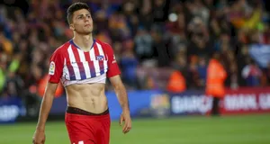 Rodrigo Hernández Cascante Shirt Up Walking Wallpaper