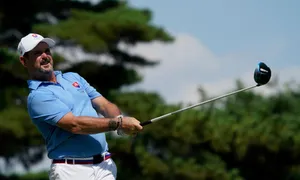 Rory Sabbatini Swinging Golf Club Wallpaper