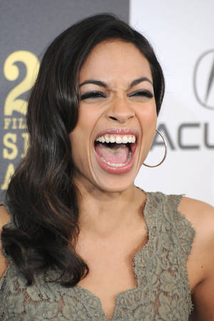 Rosario Dawson Red Carpet Beauty Wallpaper