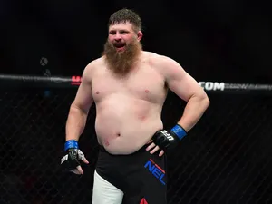 Roy Nelson In A Ufc Fight Wallpaper