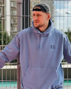 Russian Mma Star - Alexander Volkov In Casual Attire Wallpaper