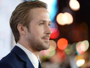 Ryan Gosling Side Angle Wallpaper