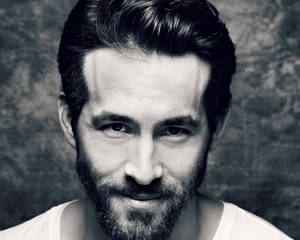 Ryan Reynolds Male Face Wallpaper