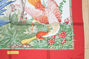 Salvatore Ferragamo Bird Cloth Wallpaper