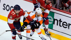 Sam Reinhart Of Florida Panthers Versus Philadelphia Flyers Wallpaper