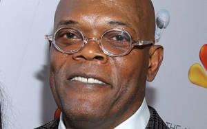 Samuel L Jackson Wearing Glasses Wallpaper