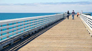 San Simeon Dock Tourists Wallpaper