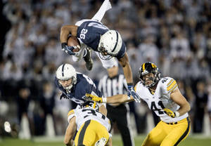 Saquon Barkley Showing Off His Superstar Skills Wallpaper