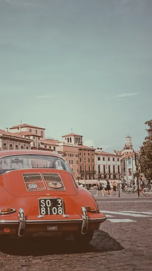 Savoring The Sight Of Nature In Italy Wallpaper