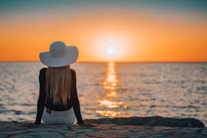 Sea Hd Woman Watching The Sunset Wallpaper