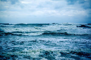 Sea Waves Storm Wallpaper