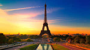 Seal Your Love At The City Of Love - Paris Wallpaper