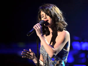 Selena Gomez Singing Live Wallpaper