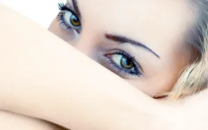 Sensual Look Wallpaper