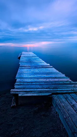 Serene Lake Pierat Twilight Wallpaper