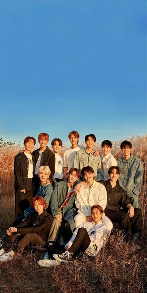 Seventeen Harper's Bazaar Cover Wallpaper