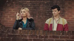 Sex Education Smoking Maeve Otis Meetup Wallpaper