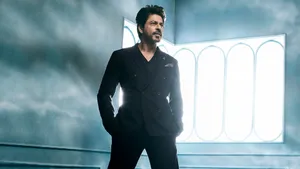 Shah Rukh Khan Gq Cover Photoshoot Wallpaper