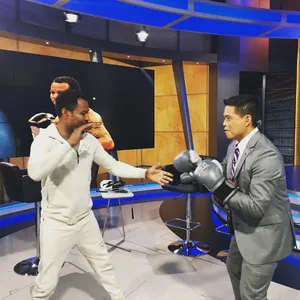 Shane Mosley Teaching Punching Wallpaper