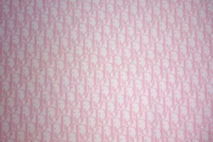 Shine Like A Diamond With The Beautiful Pink Diamond Of Dior. Wallpaper