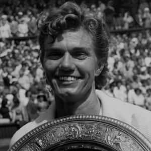 Shirley Fry Irvin French Open Champion Wallpaper