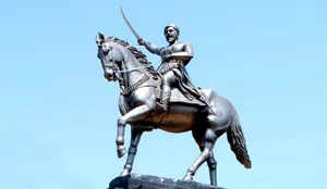 Shivaji Maharaj Black Statue Hd Wallpaper