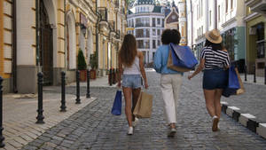 Shopping With Friends Wallpaper