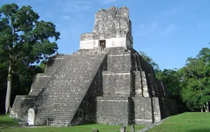 Short Tikal Pyramid Wallpaper