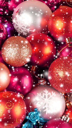 Show Off Your Festive Holiday Style With This Unique Christmas Cell Phone Wallpaper