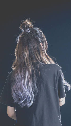 Side Profile Of K-pop Star Taeyeon Gazing Into The Distance. Wallpaper