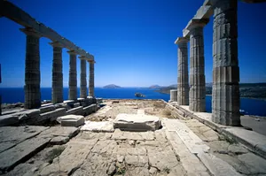 Sightseeing At Temple Of Poseidon Wallpaper