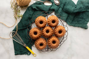 Small Bundt Pastry Wallpaper