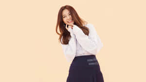 Smiling Asian Singer Wallpaper