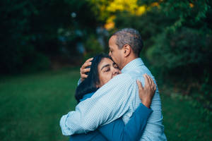 So Sad Couple Hugging Wallpaper