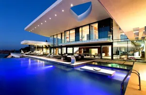 Soak Up Luxury In An Infinity Pool Wallpaper