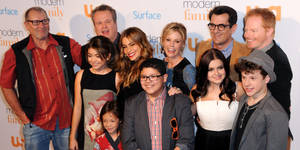 Sofia Vergara In The Modern Family Premiere Wallpaper