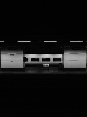 Solid Black 4k Subway Waiting Area Wallpaper