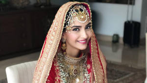 Sonam Kapoor Ahjuas Wedding Wallpaper