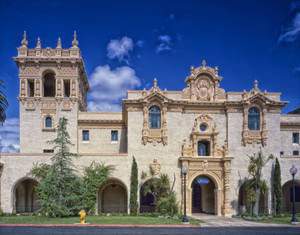 Spanish Renaissance Building In Balboa Park Wallpaper