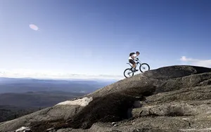 Specialized Mountain Bike Climbing Up Wallpaper