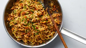 Spicy Sesame Noodles With Chicken And Peanuts Wallpaper
