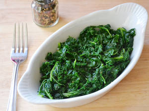 Steamed Kale Dish Wallpaper