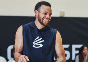 Steph Curry Wearing Sleeveless Hoodie Wallpaper