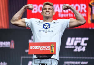 Stephen Thompson Preparing For An Mma Match Wallpaper