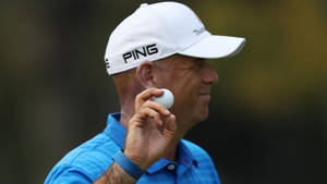 Stewart Cink Carrying A Golf Ball Wallpaper