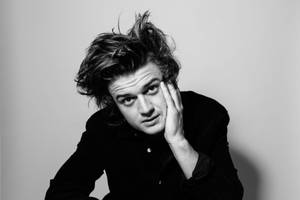 Stranger Things Cast Joe Keery Wallpaper