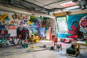 Street Art Studio In Building Wallpaper